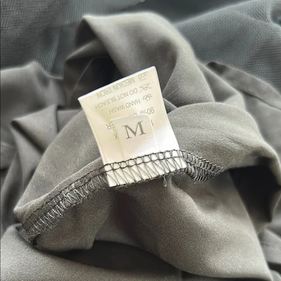 Black Maxi Dress with Elegant Silhouette - Picture 9 of 9